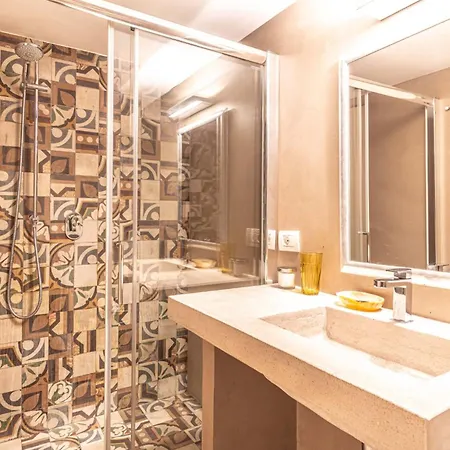 La Pietra - Vecchia, Vista Mare