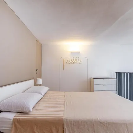 La Pietra - Vecchia, Vista Mare