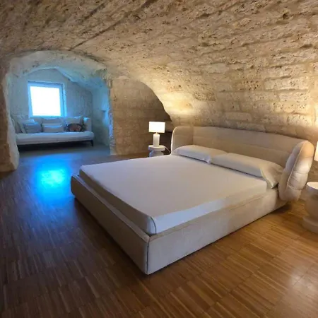 La Pietra - Vecchia, Vista Mare * باري
